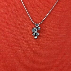 Avon NR Silvertone Snake Chain with 6 Stone Pendant